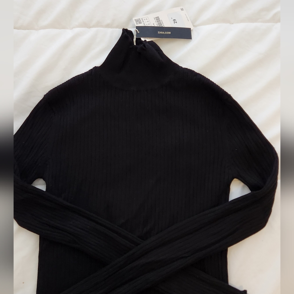 ZARA SWEATER SIZE S